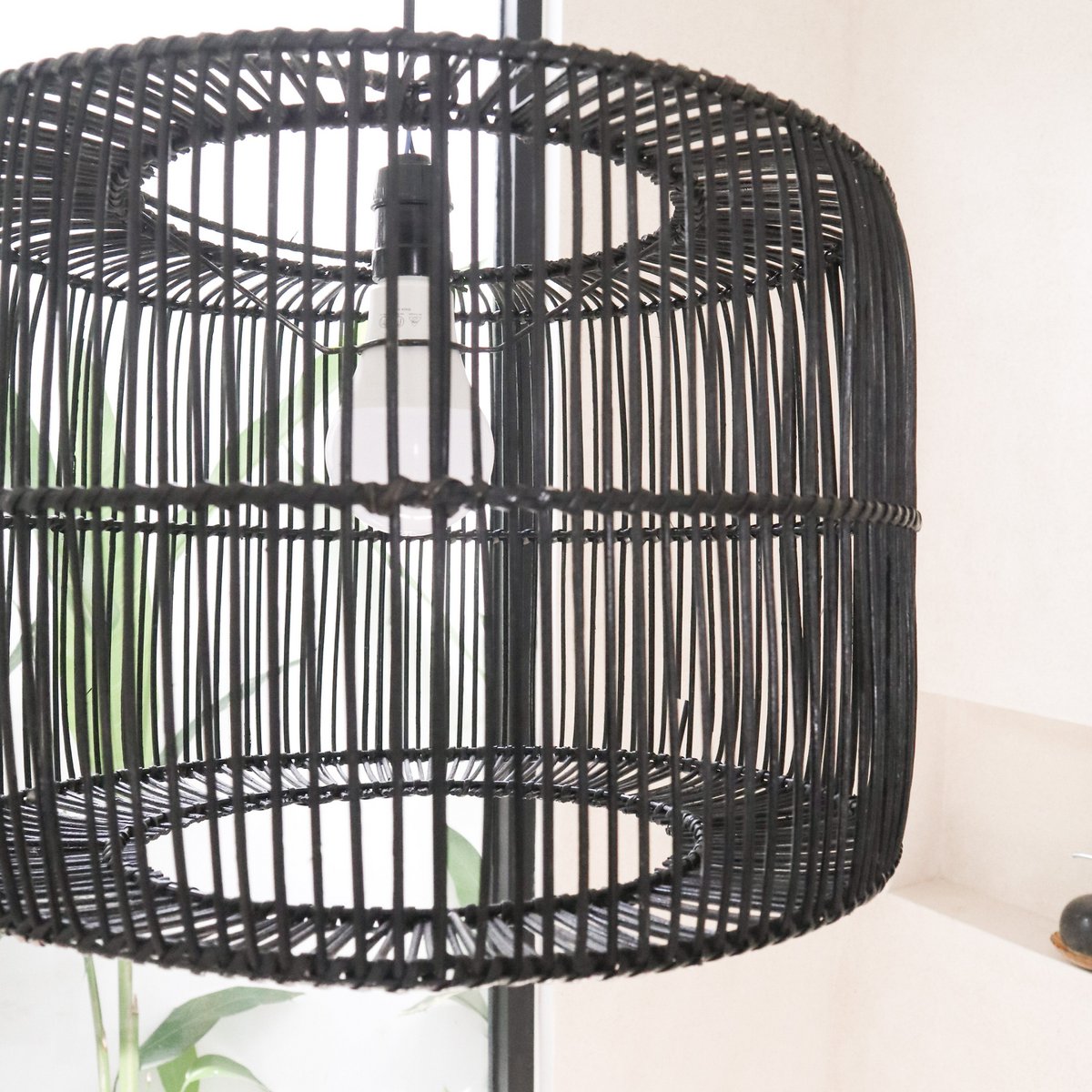 Lampenschirm Schwarzer Rattan Deckenlampenanhänger Handgefertigt aus Naturfasern LIKU