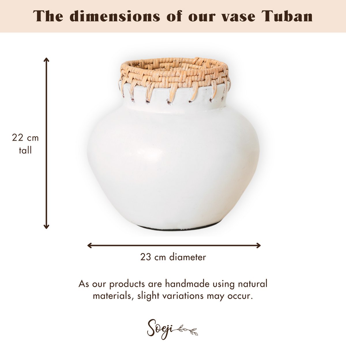 Weiße Vase – Dekovase rund – Kleine Vase für Trockenblumen – Handgefertigte Tonvase – Blumenvase aus Ton und Rattan (Ø 23 cm) TUBAN