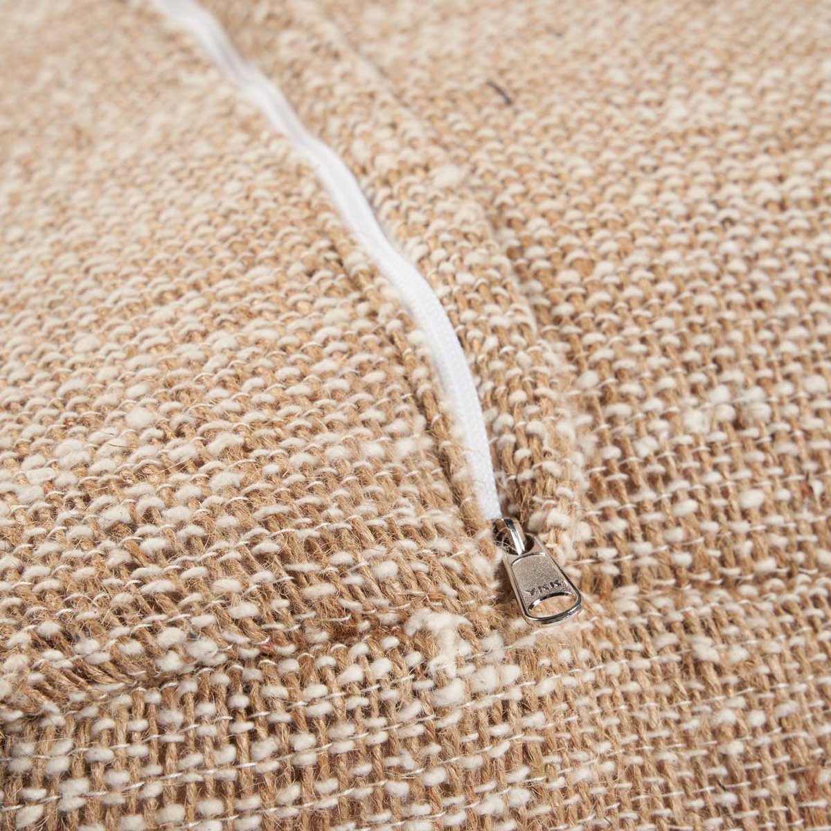 Der bequeme Sitzhocker – Beige