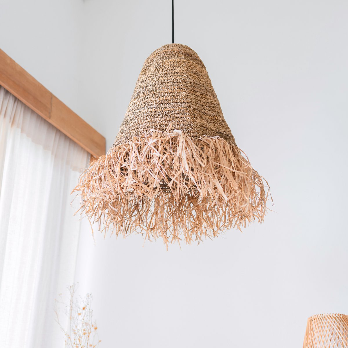 Raffia Boho Lampenschirm – Hängelampe – Pendelleuchte – handgewebte Deckenleuchte mit langen Fransen (2 Größen Ø 30/40 KALIMA