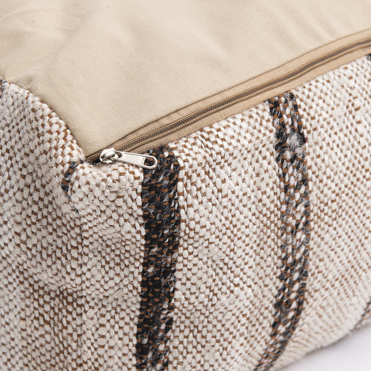 Der Oh My Gee Pouffe – Bohemian White