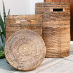 Großer Wäschekorb mit Deckel - gewebter runder Korb - brauner Boho -Aufbewahrungskorb - Dekorativer Rattankorb (2 Größen Ø 36/40 cm) Sari (braun)