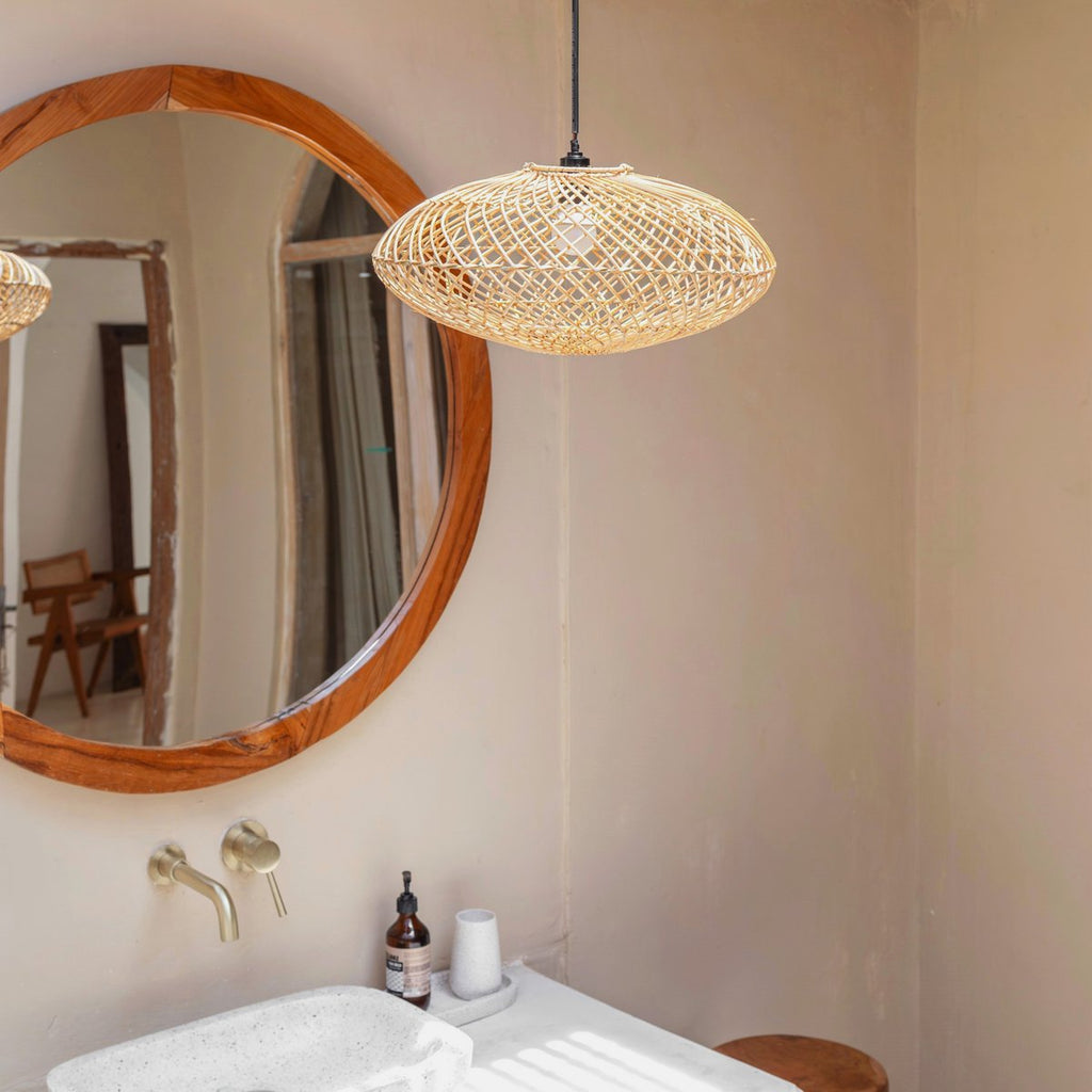 Rattan-Lampenschirm-Boho-Anhänger Licht-natürliche Deckenlampe-Scheibe-förmige Lampe-flaches handgewebte Deckenleuchte (Ø 40 cm) Arana