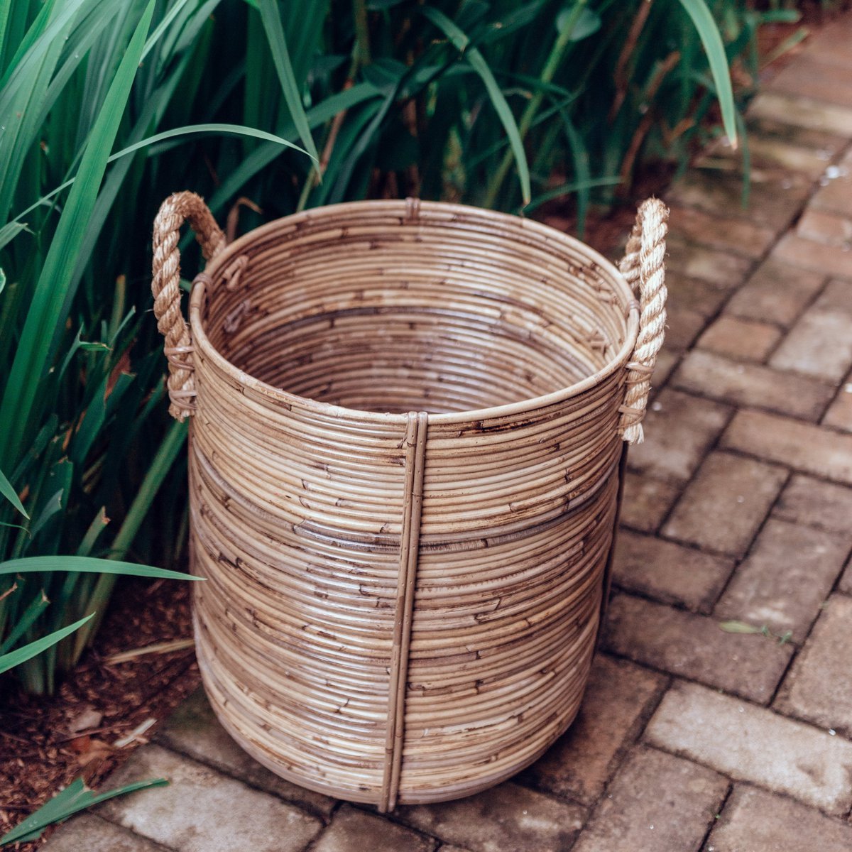 Rattan-Wäschekorb rund – Rattan-Pflanzkorb – großer Boho-Korb – dekorativer Korb handgefertigt aus Rattan (2 Größen Ø 35/40 cm) OTERE