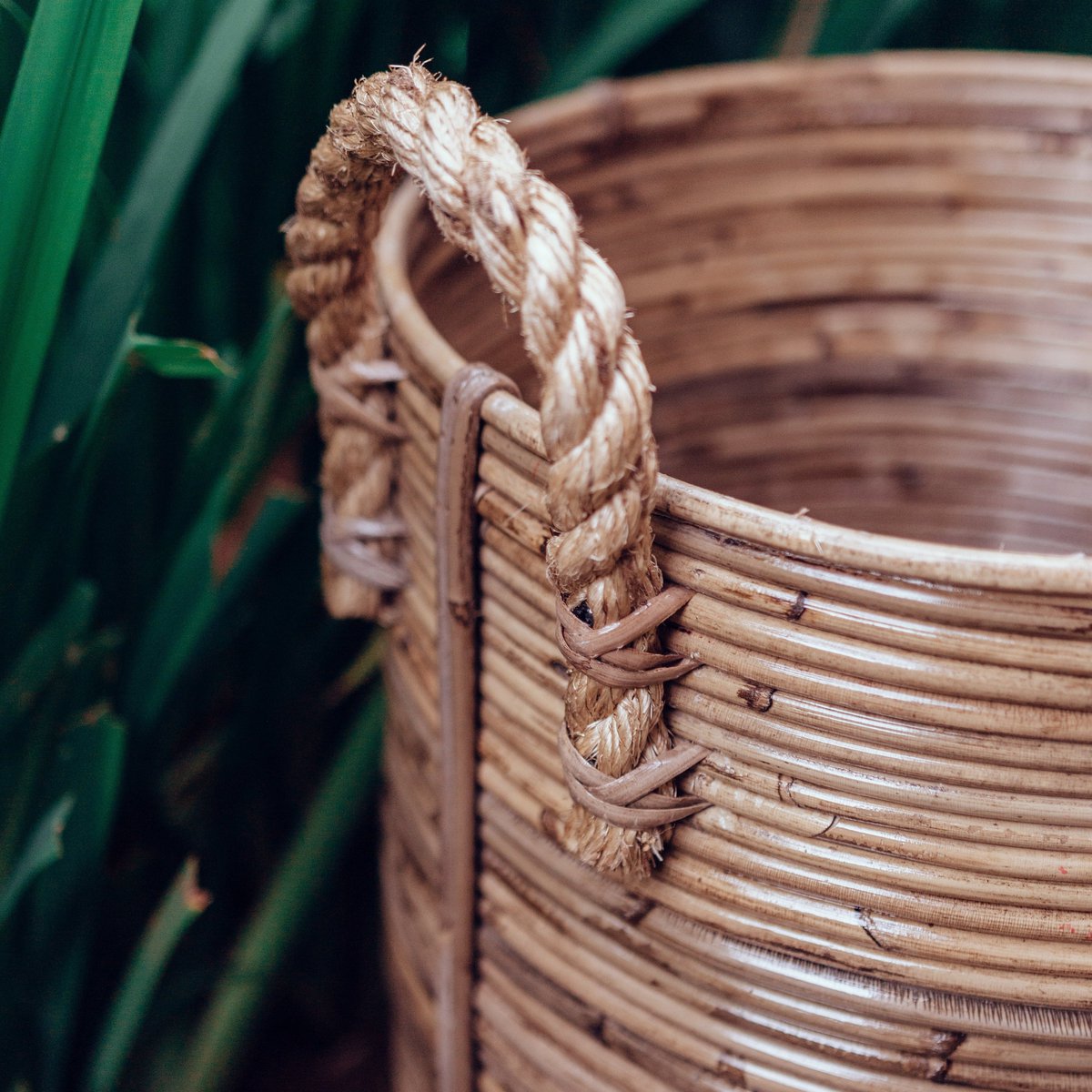 Rattan-Wäschekorb rund – Rattan-Pflanzkorb – großer Boho-Korb – dekorativer Korb handgefertigt aus Rattan (2 Größen Ø 35/40 cm) OTERE