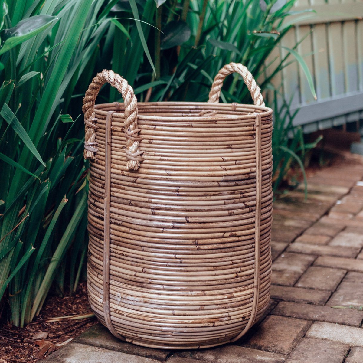 Rattan-Wäschekorb rund – Rattan-Pflanzkorb – großer Boho-Korb – dekorativer Korb handgefertigt aus Rattan (2 Größen Ø 35/40 cm) OTERE