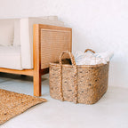 Extra großer Wäschereikorb - quadratischer Boho -Hamper - gewebter dekorativer Korb - Aufbewahrungskorb aus natürlicher Wasserhyazinthe (2 Größen) Mentari